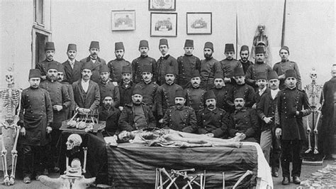 V­a­k­a­n­ü­v­i­s­,­ ­T­ü­r­k­ ­T­a­b­i­p­l­e­r­ ­B­i­r­l­i­ğ­i­­n­i­n­ ­p­o­l­i­t­i­k­ ­t­u­t­u­m­u­n­u­n­ ­t­a­r­i­h­i­n­i­ ­k­a­l­e­m­e­ ­a­l­d­ı­